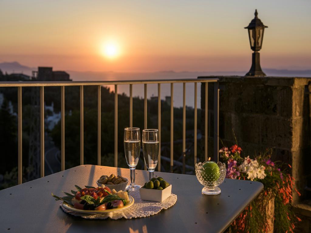Villa Carolina Sorrento Private Heated Pool And Sea View Chambre photo